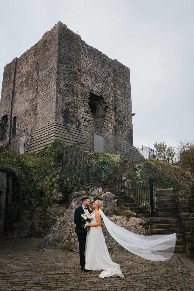 clitheroe castle wedding portraits 002