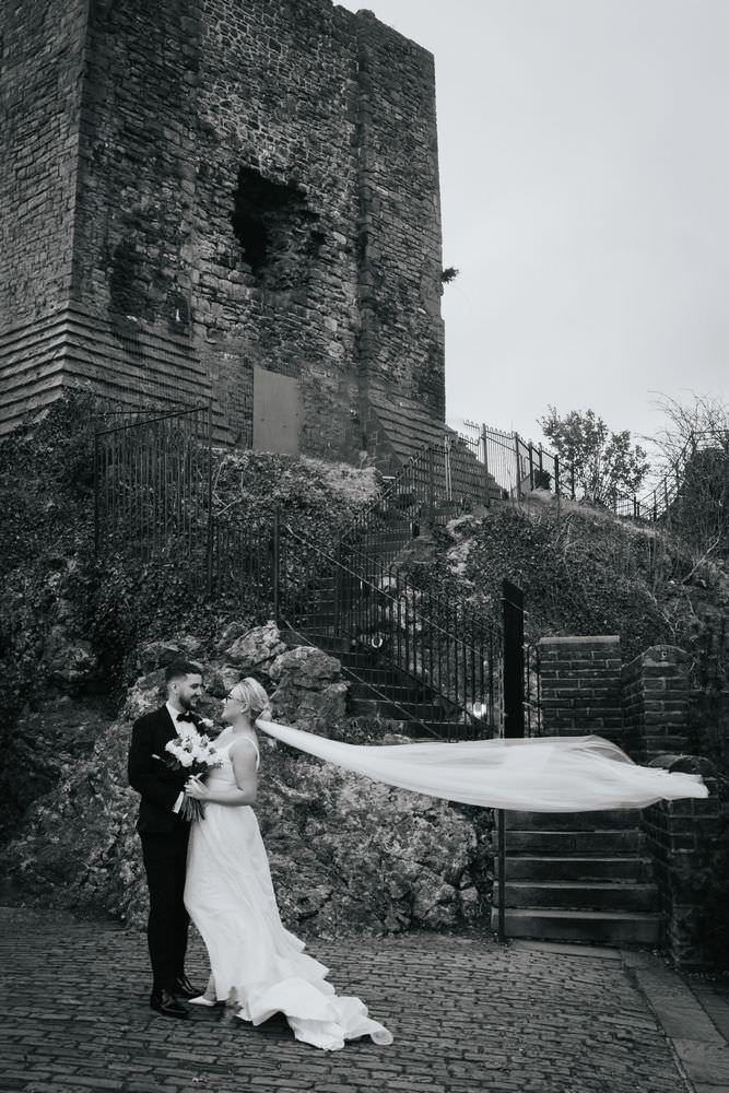 clitheroe castle wedding portraits 004